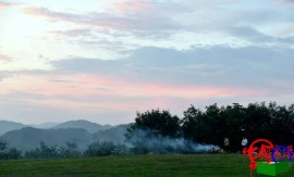 湖北襄阳保康南顶草原风光