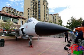 襄阳举办爱国主义教育国防兵器展