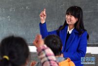 “孤儿”女教师为贫困生发起助学行动