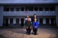 坚守村小的老校长和女老师挑起学生未来