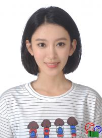 北京服装校花张琳艺晒证件照 被赞清纯女神
