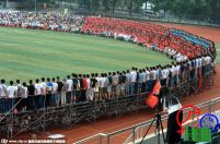 华中师大4500人拍十米长毕业照 创国内高校纪录